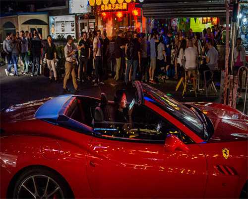 吸顶灯or吊灯，卧室你会怎么选？