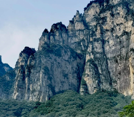 武汉衡辉智能科技取得一种新能源太阳能景观灯专利，在遇到极端天气时能够优化行人体验